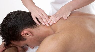 Massage du cou avec ostéochondose